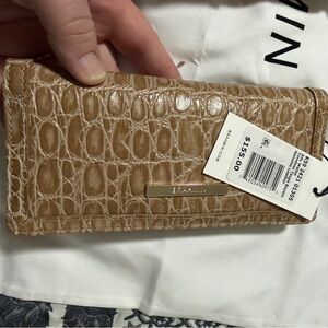 NWT Brahmin Addy Timeless Taupe Bayem Wallet Genuine Leather